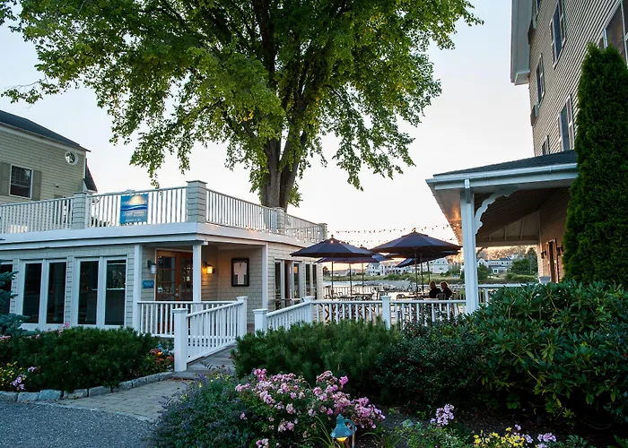 Breakwater Inn